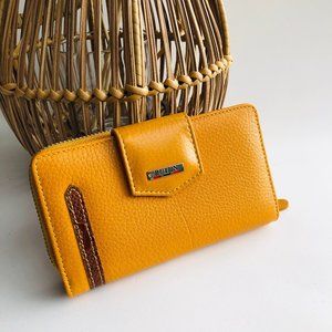 Young Women and teenager Wallet